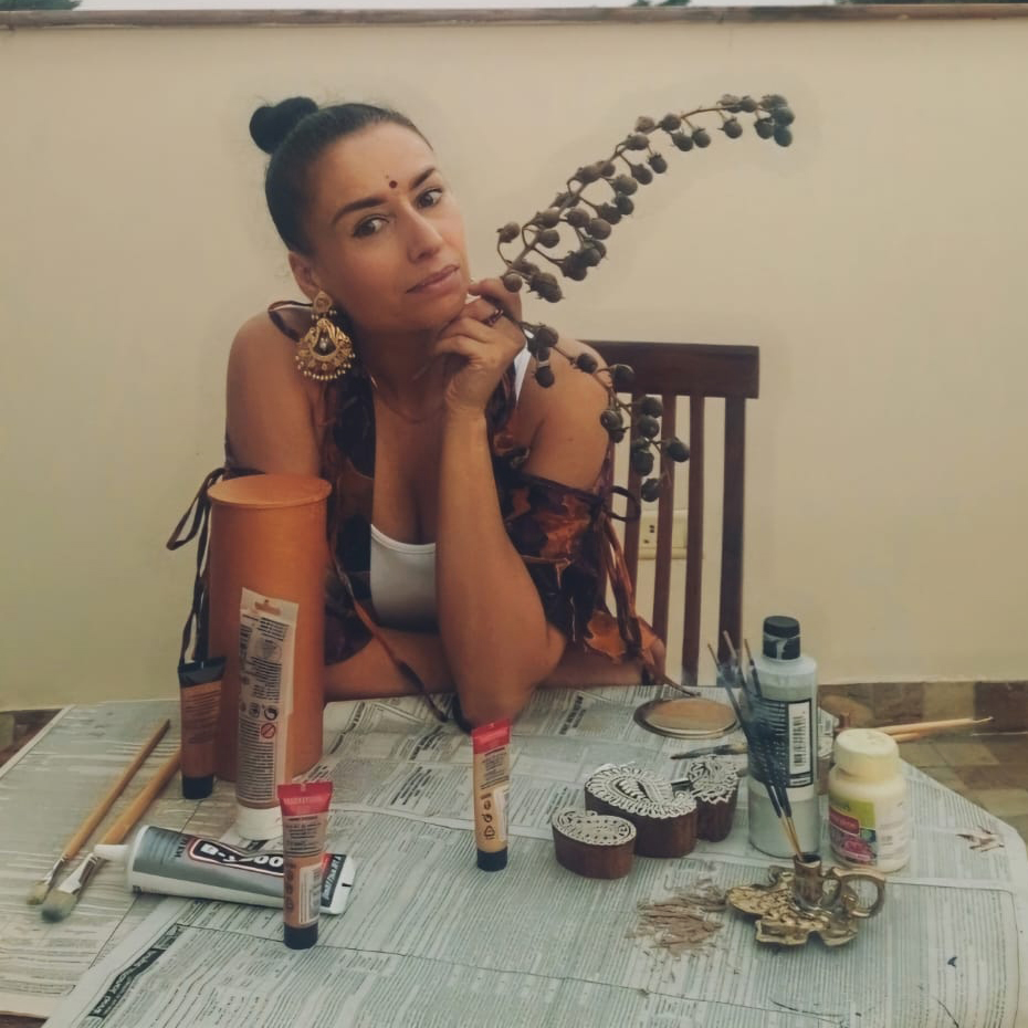 Ilona Kulbacka, founder and artisan behind Anoliart